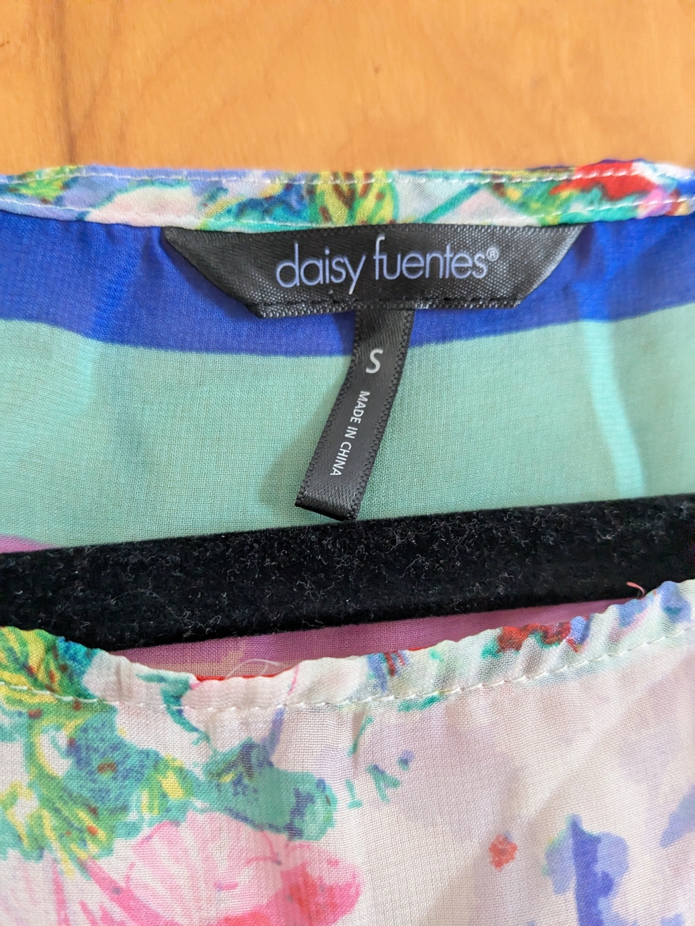 Daisy Fuentes Sheer Multicolor Floral Front/Striped Back Sleeveless Top - Picture 5 of 8